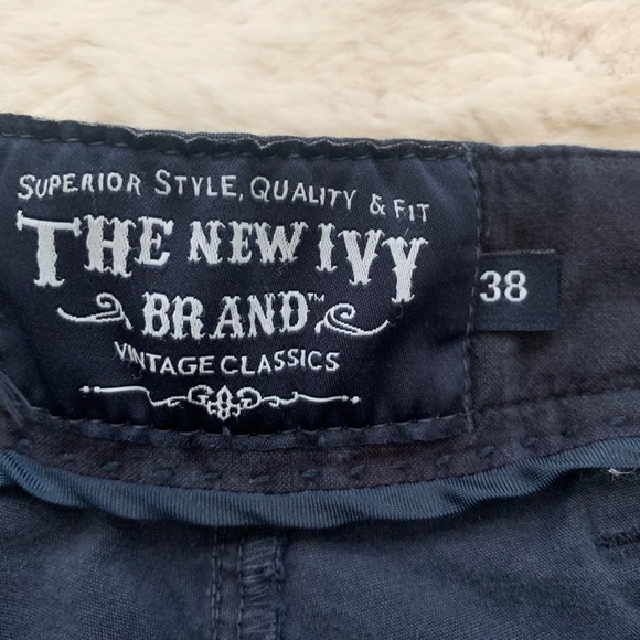 The New Ivy Brand Navy Flat Front Chino Shorts- Size 38 - Picture 3 of 9